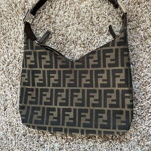 ❤️ Vintage Fendi Zucca shoulder bag- awesome condition! ❤️